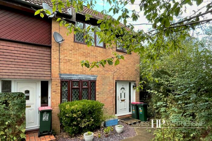 2 Bedroom End Of Terrace House To Rent In Peverel Road, Ifield, RH11