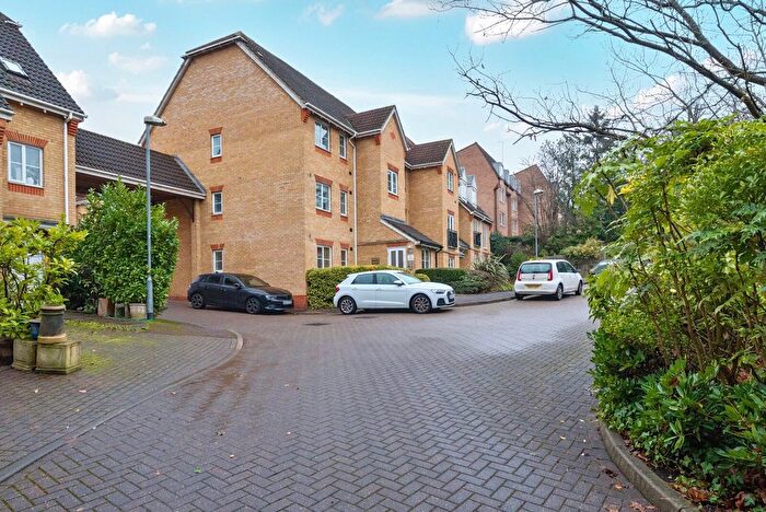 1 Bedroom Flat To Rent In Ashdown Close, Woking, GU22