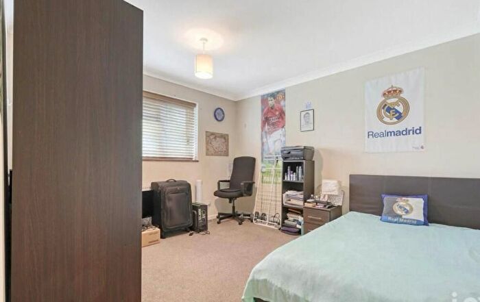 3 Bedroom Semi-detached House To Rent In Tyefields, Basildon, SS13
