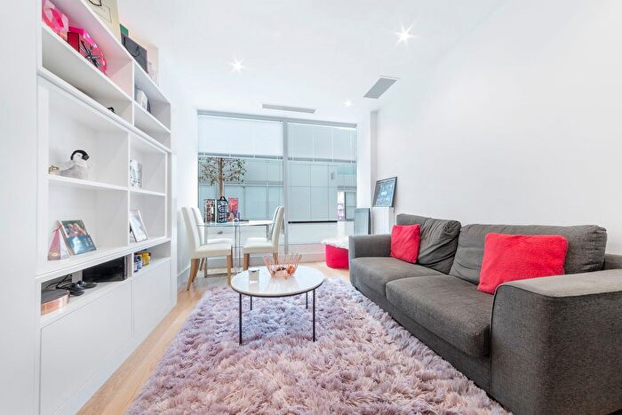 Studio To Rent In Staines Road, Hounslow, TW3