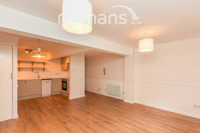 1 Bedroom Apartment To Rent In The Old Kiln, GU9