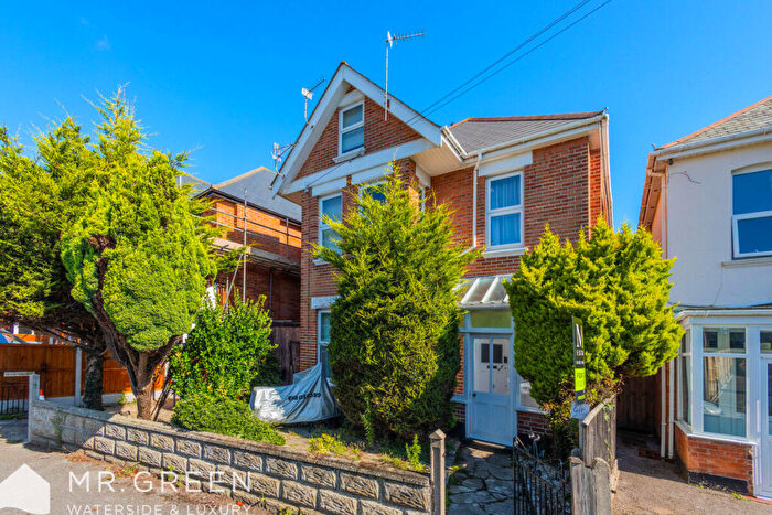 1 Bedroom Flat For Sale In New Park Road, Southbourne, Bournemouth, BH6