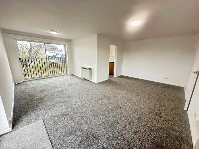 2 Bedroom Flat For Sale In Springvale, Maidstone, Kent, ME16