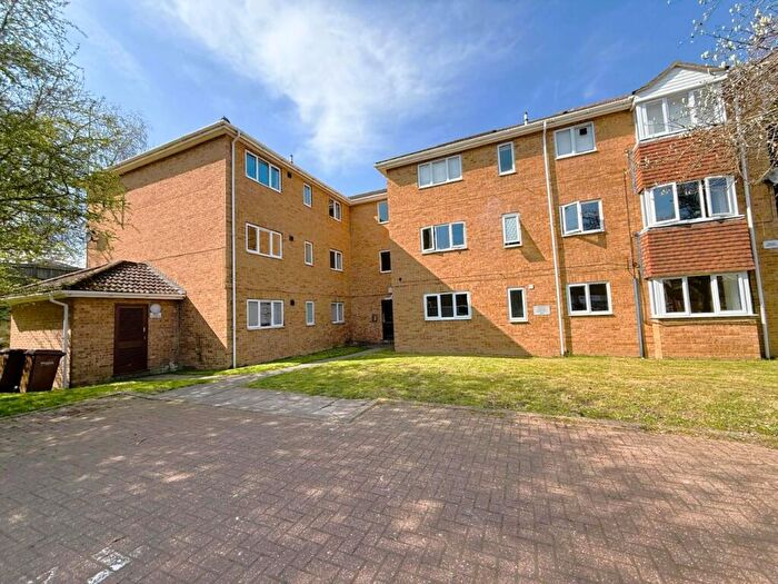 2 Bedroom Flat For Sale In Bond Road, Rainham, ME8