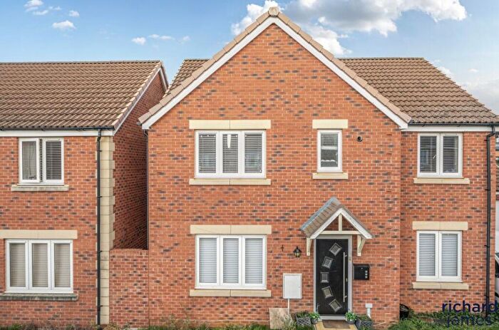 5 Bedroom Detached House For Sale In Polesdon Avenue, Swindon, SN3