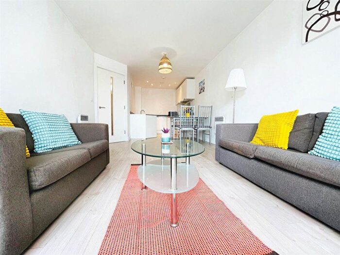 1 Bedroom Flat To Rent In I-Land, Essex Street, B5
