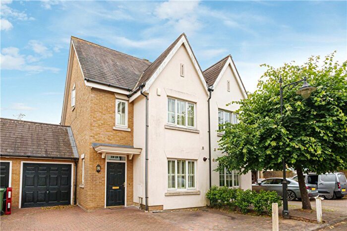 3 Bedroom Semi Detached House For Sale In Rawlings Close, Beckenham, BR3