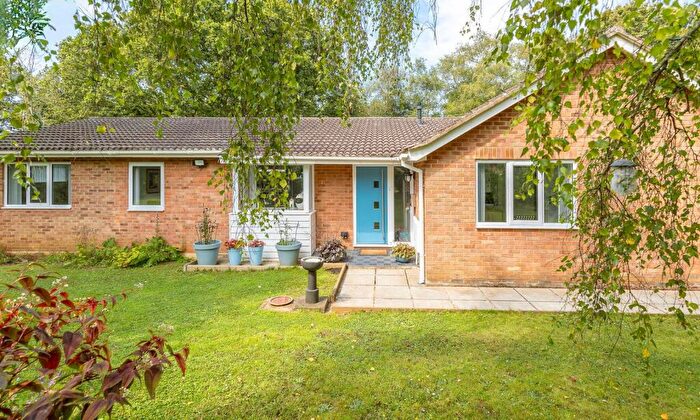 4 Bedroom Bungalow For Sale In Youngwoods Copse, Alverstone Garden Village, PO36