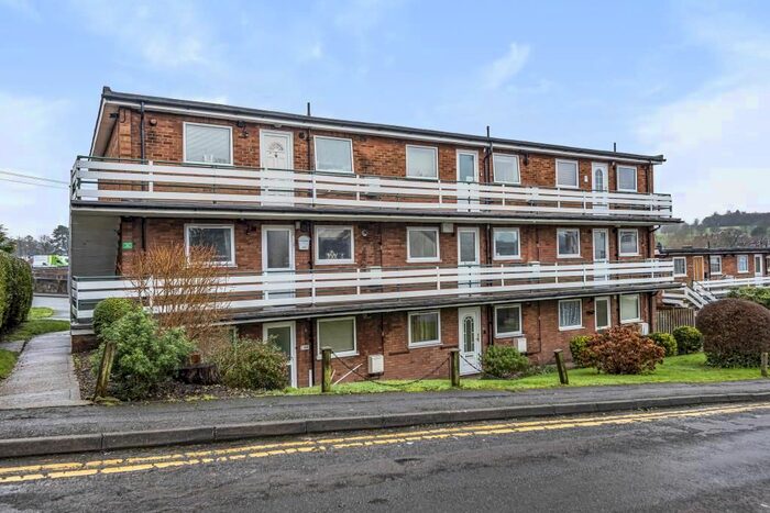 2 Bedroom Flat To Rent In Gladstone Court, Chesham HP5