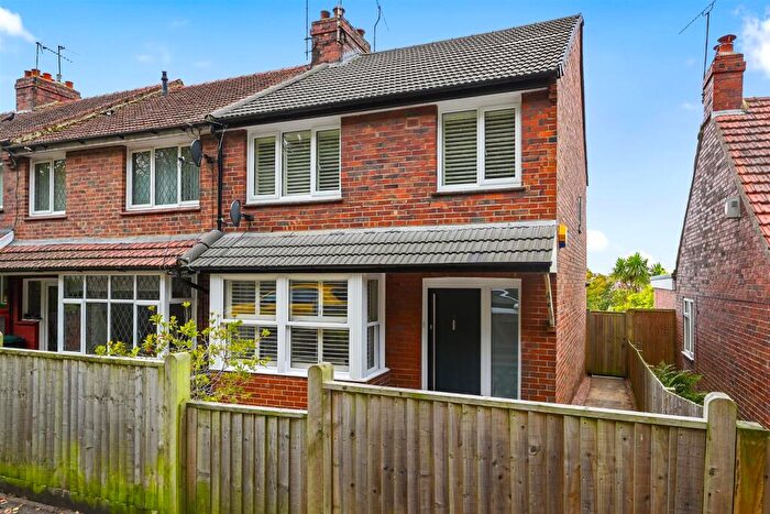 3 Bedroom Semi-Detached House For Sale In Locks Hill, Portslade Village, BN41