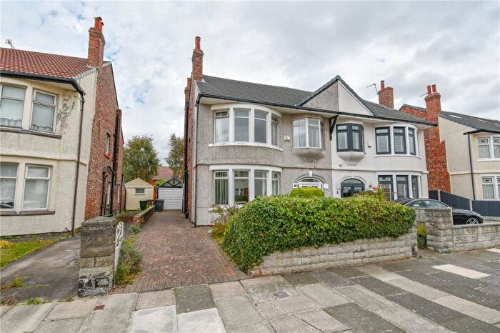 6 Bedroom Semi-Detached House For Sale In Kirkway, Wallasey, Wirral, CH45