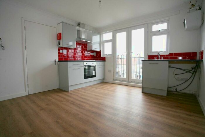 1 Bedroom Flat To Rent In Green Lane, Dagenham RM8