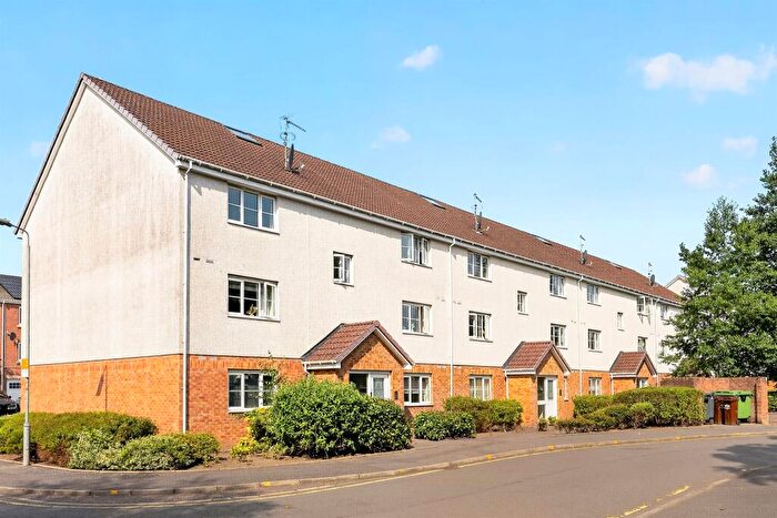 2 Bedroom Flat For Sale In Stirrat Crescent, Paisley, PA3
