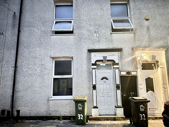 3 Bedroom Terraced House To Rent In Calverley Street, Preston, Lancashire, PR1