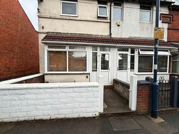 2 Bedroom Flat To Rent In Ash Tree Road, Birmingham, B30