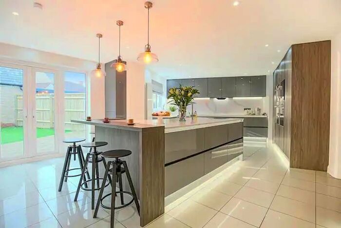 4 Bedroom Detached House To Rent In Kempton Close, Bicester, OX26