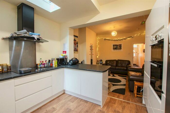 6 Bedroom House To Rent In Hubert Road, Birmingham, B29