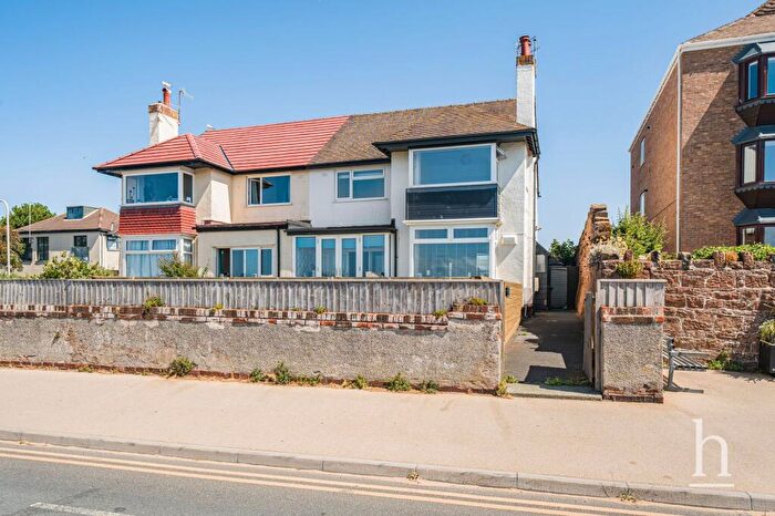 2 Bedroom Flat For Sale In South Parade, West Kirby, CH48