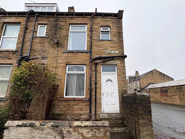 2 Bedroom Terraced House For Sale In Oddy Street, Tong, BD4