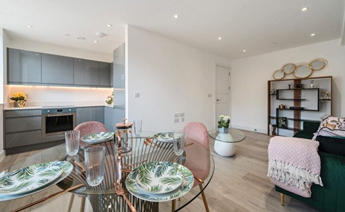 2 Bedroom Flat For Sale In Stafford Road, Wallington, SM6