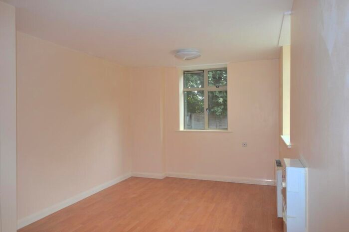 1 Bedroom Flat To Rent In Bell Green London, SE26