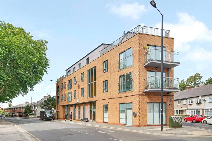 2 Bedroom Flat To Rent In Hermit Road, London, E16