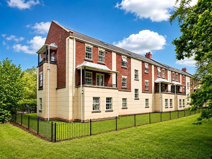 3 Bedroom Flat For Sale In Perrett Way, Ham Green, Pill, Bristol, BS20