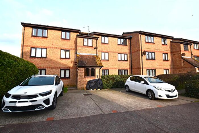1 Bedroom Apartment For Sale In Leecon Way, Rochford, SS4