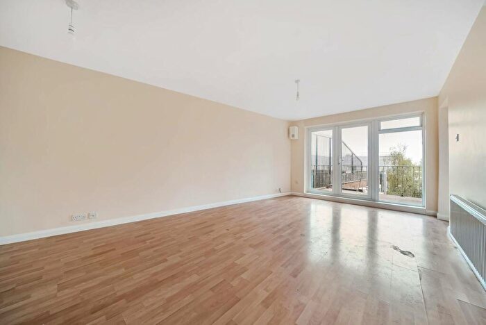 2 Bedroom Flat To Rent In Church Road, Stanmore, HA7