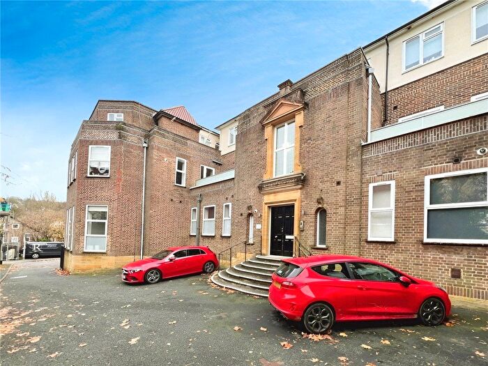 1 Bedroom Flat To Rent In Bury Fields, Guildford, Surrey, GU2