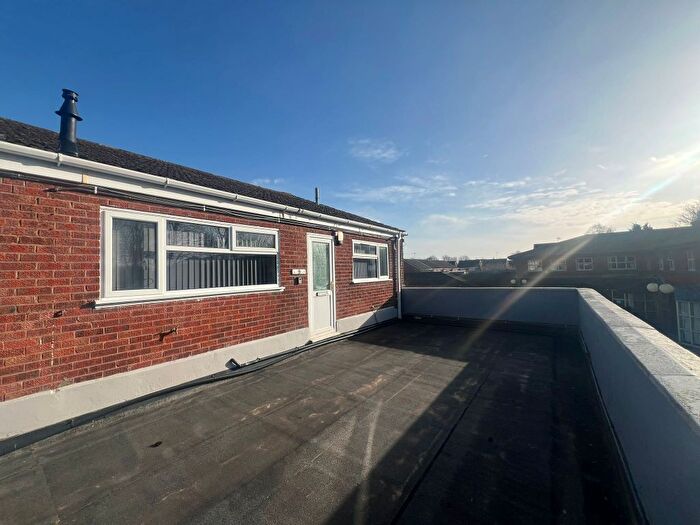 4 Bedroom Flat To Rent In Woodloes Avenue South, Warwick, CV34
