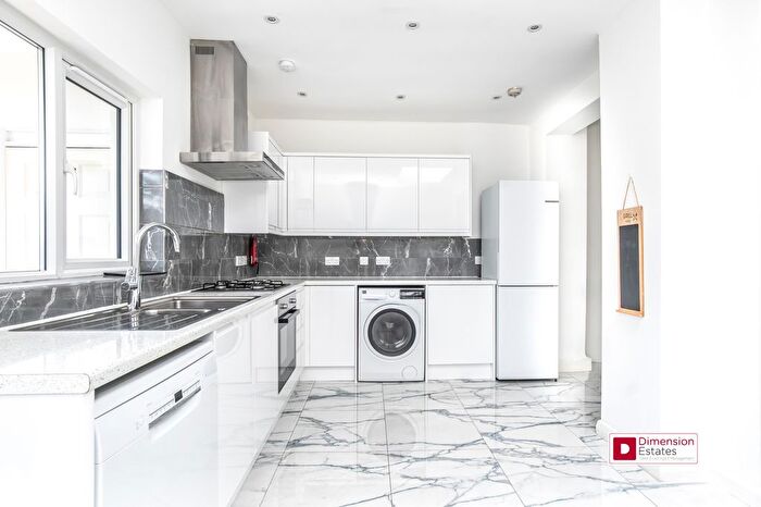 3 Bedroom Terraced House To Rent In Sanderstead Road, Leyton, East London, E10