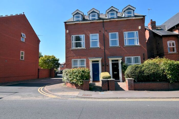 3 Bedroom Town House To Rent In Metchley Lane, Harborne, Birmingham, B17