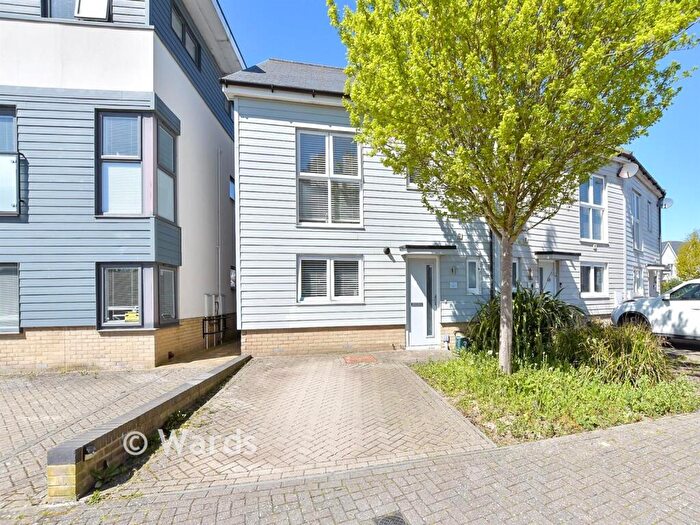2 Bedroom End Of Terrace House For Sale In Kings Way, Folkestone, Kent, CT19
