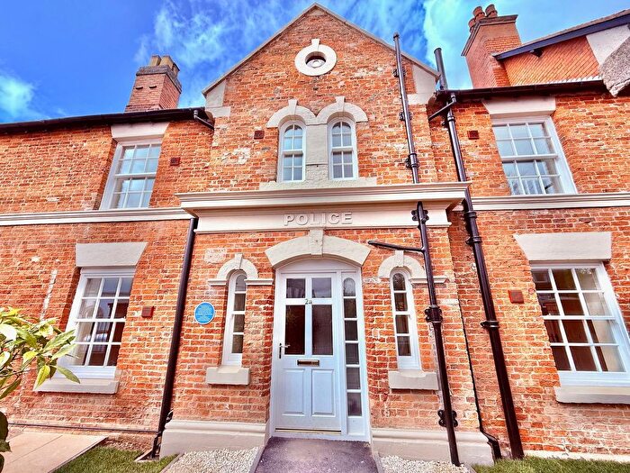 1 Bedroom Flat For Sale In Vicar Street, Sedgley, Dudley, DY3