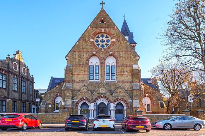 2 Bedroom Flat To Rent In St Michaels Court, Poplar, London, E14