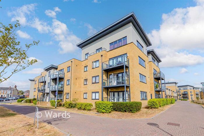2 Bedroom Flat For Sale In Allium Rise, Dartford, Kent, DA1