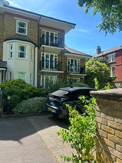 1 Bedroom Flat To Rent In Clevedon Road, Twickenham, TW1