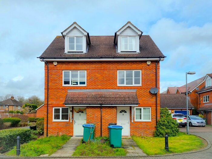 3 Bedroom Town House To Rent In Ashwell Place, Leaford Crescent, Watford, WD24