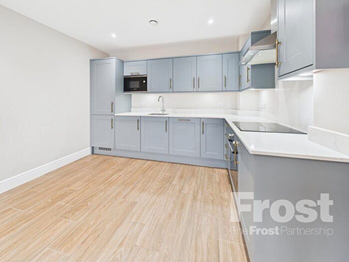 2 Bedroom Apartment To Rent In Station Road, Langley, Slough, Berkshire, SL3