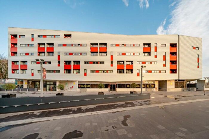 2 Bedroom Flat For Sale In Drayton Park, London, N5