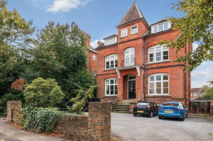 1 Bedroom Flat To Rent In Osborne Road, Windsor, SL4