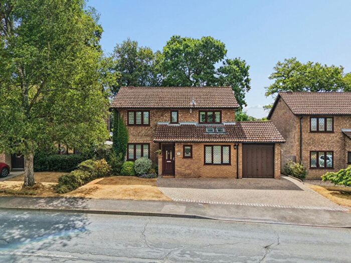 4 Bedroom Detached House For Sale In Lodge Lane, Prestwood, HP16