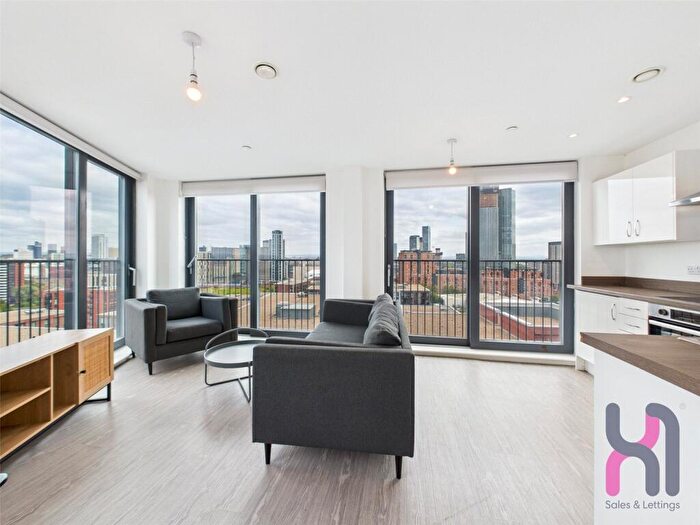 3 Bedroom Flat To Rent In The Landmark, Oldfield Road, Salford, M5