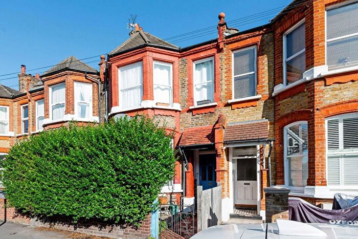 2 Bedroom Flat To Rent In Bathurst Gardens, London, NW10