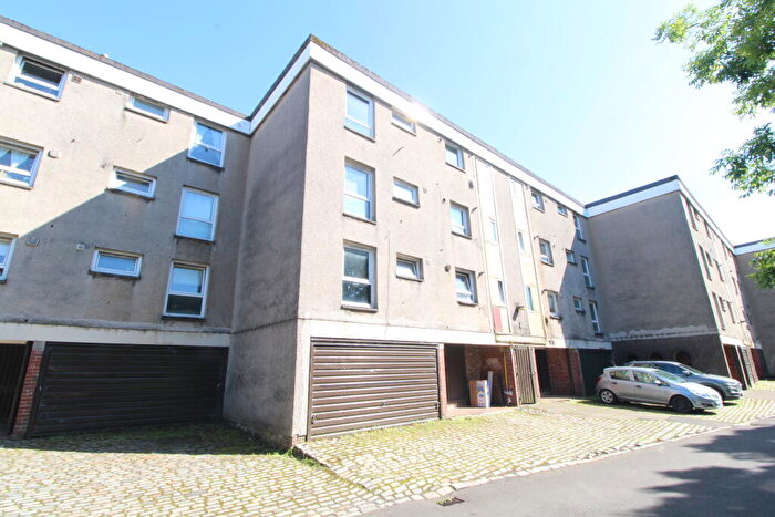 2 Bedroom Flat For Sale In Glenhove Road, Glasgow, G67
