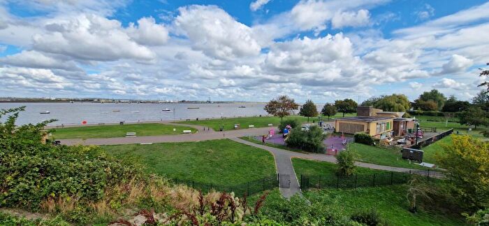 1 Bedroom Flat To Rent In Milton Place, Gravesend, Kent, DA12