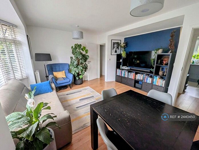 2 Bedroom Flat To Rent In Billet Road, London, E17