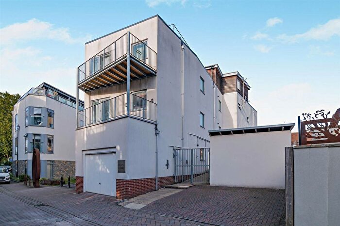 1 Bedroom Flat For Sale In Barton Road, Bristol, BS2