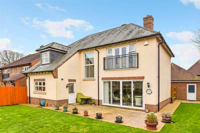 4 Bedroom Detached House For Sale In Oakford Park, Halnaker, Chichester, PO18